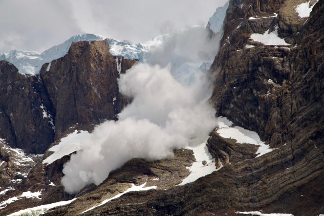 Zeszła potężna lawina, nie żyje 11 osób! Tragedia w świecie alpinistyki