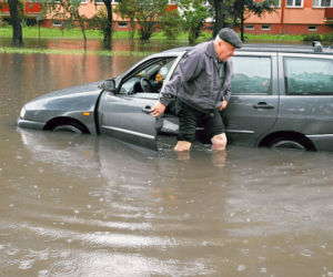 Wielka woda zalewa Polskę