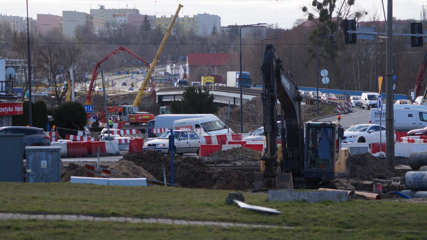 Trwa budowa mostów nad Brdą w Bydgoszczy. Sprawdzamy, jak przebiegają prace