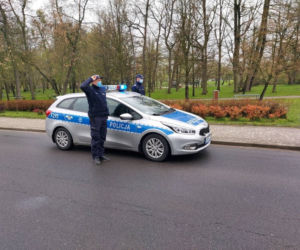 Łódzkie: WZRUSZAJĄCE gesty hołdu i pamięci! Tak policjanci pożegnali swojego kolegę! 