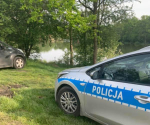 Na stawach w Leśnicy we Wrocławiu znaleziono zwłoki psa