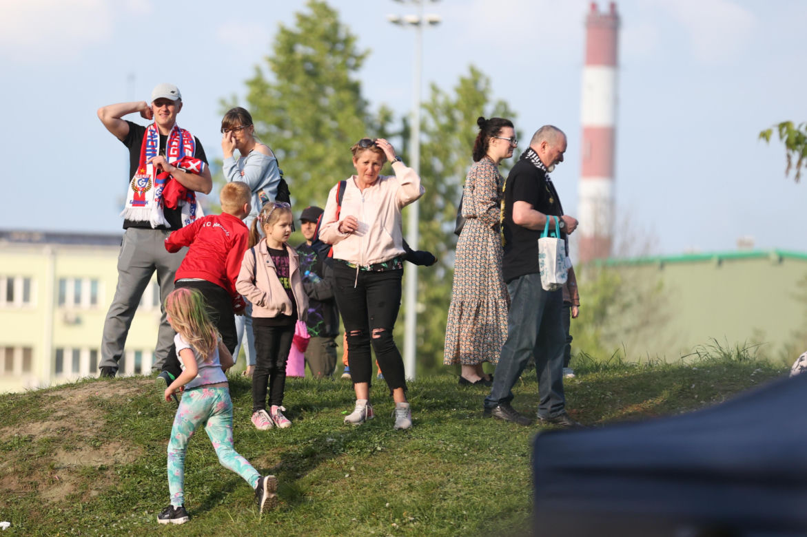 Festiwal kolorów na stadionie Walki Zabrze ZDJĘCIA