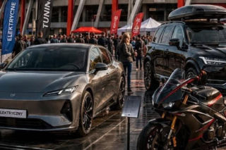 Auta sportowe, zabytkowe i motocykle. Trwają Podlaskie Targi Motoryzacyjne