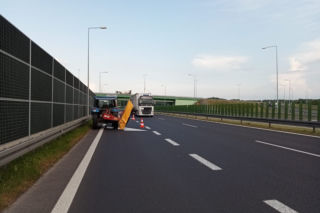 Kierowcy byli w SZOKU! Traktorzysta jechał POD PRĄD tarnowskim odcinkiem autostrady