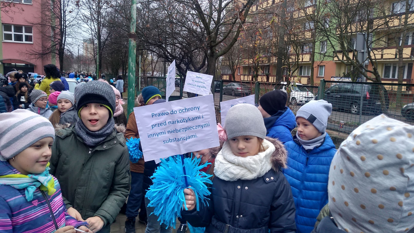 30 lat Konwencji Praw Dziecka. Uczniowie z radomskiej szkoły uczcili ważną datę