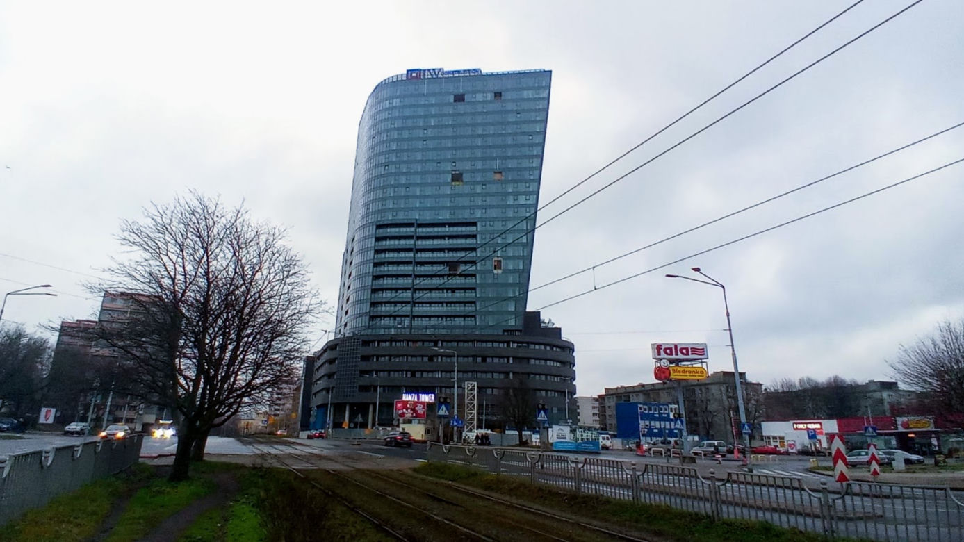 Żuraw zniknął z placu budowy Hanza Tower
