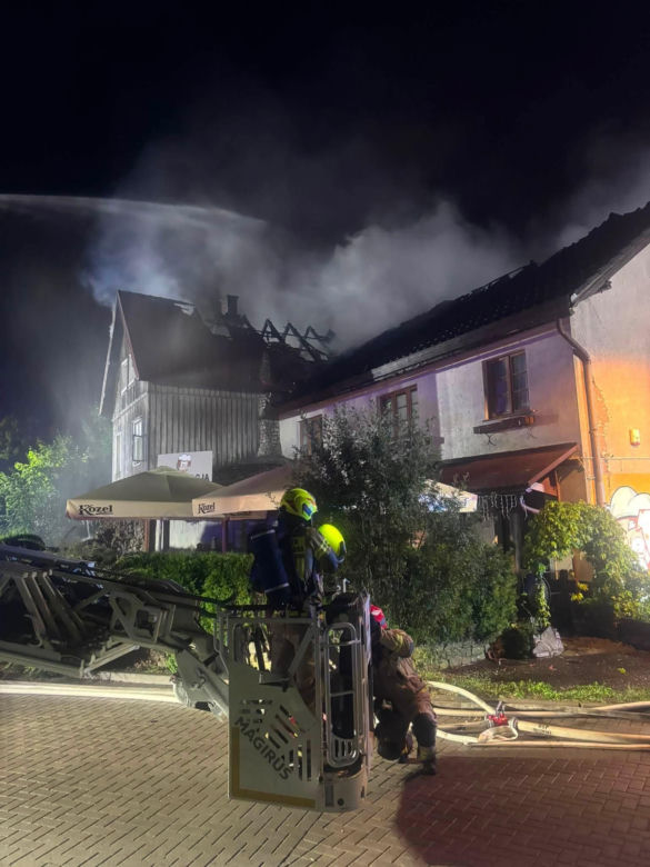 Tragiczna noc w Dusznikach-Zdroju. Ponad 10 zastępów w akcji, nie żyje jedna osoba!
