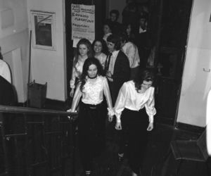 Studniówka w PRL. Zobacz, jak się kiedyś bawili!