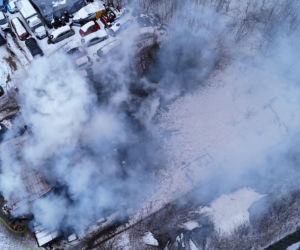 Z piętrowego domu zostały tylko zgliszcza, ogień zabrał wszystko. Potężny pożar pod Warszawą