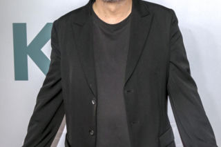 Tak na początku kariery wyglądał Piotr Kędzierski. Dziś trudno go rozpoznać na starych zdjęciach