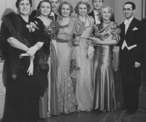 Sylwester w Warszawie sprzed lat. Tak stolica witała dawniej Nowy Rok