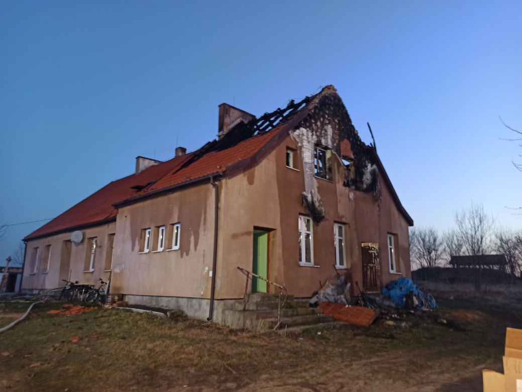 Dwie osoby zginęły w pożarze! Wielka tragedia pod Bartoszycami [ZDJĘCIA]
