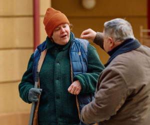 Na Wspólnej, odcinek 4197: Remek rozpoznaje w gościu Igi i Jakuba prostytutkę, która zeznawała na komendzie