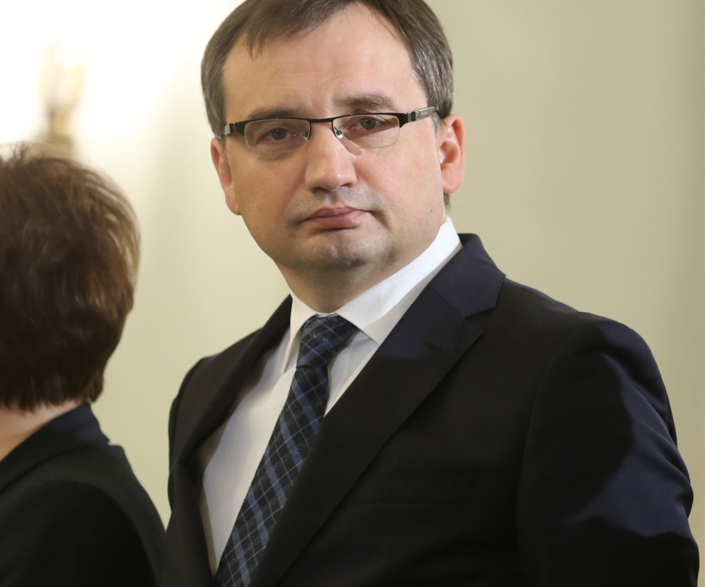 Ziobro go ściga. Gowin mu płaci.