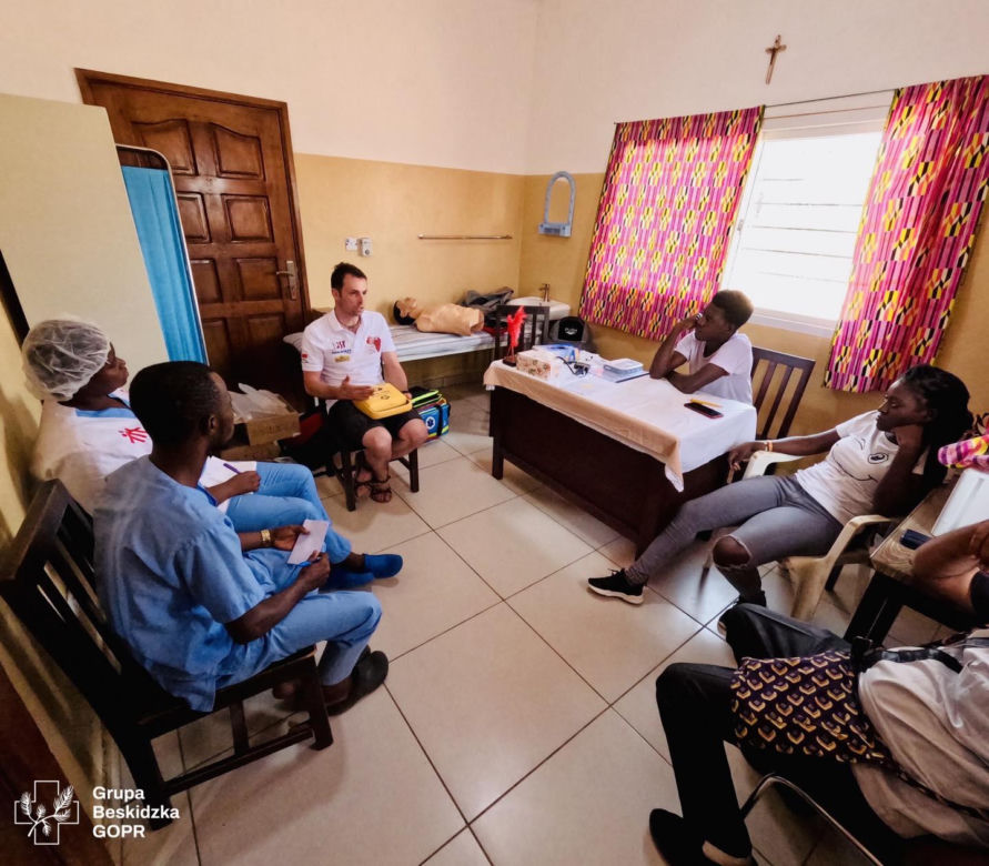 Beskidzcy i jurajscy GOPR-owcy z pomocą dzieciom w Sierra Leone