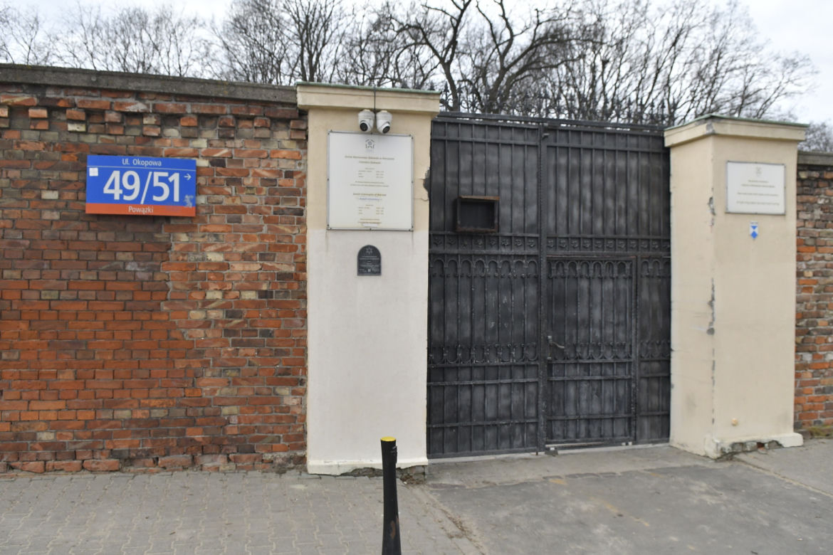 Córkę Lityńskiego pochwali na żydowskim cmentarzu. Grób w kwiatach i kamykach [ZDJĘCIA]