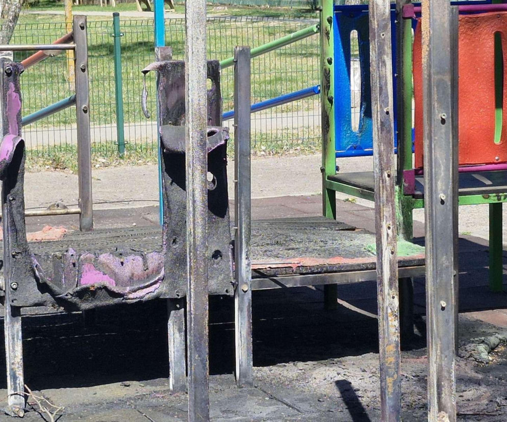 8-latek puścił z dymem plac zabaw w Toruniu. Policja ujawnia
