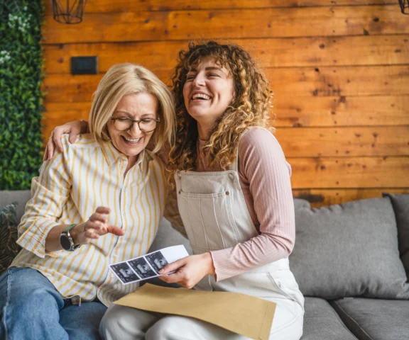 Ciąża zmienia relację z mamą. Ten moment potrafi wszystko odwrócić