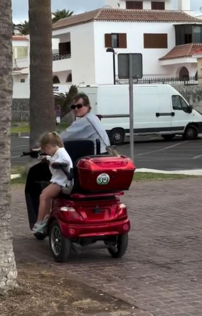 Olga Frycz z rodziną na wakacjach