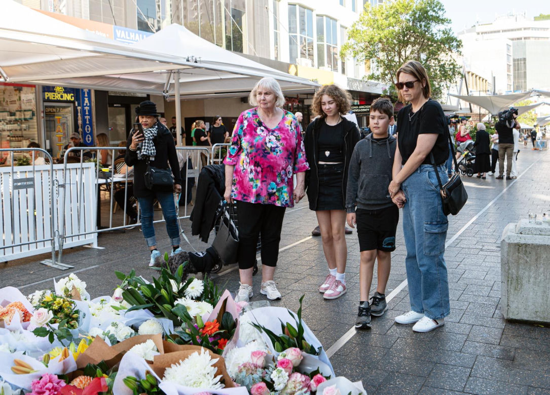 Ataki nożowników w Sydney! Tak mieszkańcy miasta składają hołd zmarłym