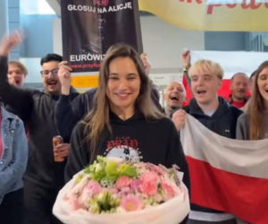 Alicja Szemplińska na lotnisku