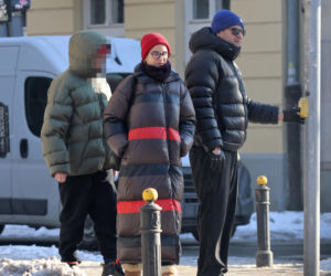 Tomasz Karolak  i Viola Kołakowska na spacerze