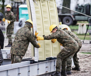 Wojsko Polskie stawia na Ultimate Building Machine. Błyskawiczna budowa hangarów i magazynów staje się faktem