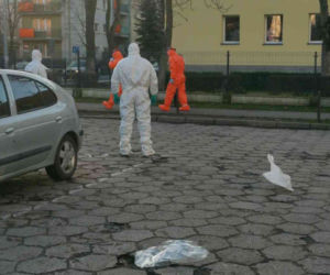 Mężczyzna sam wyszedł ze szpitala. Był w grupie RYZYKA! Policjanci ruszyli w pościg