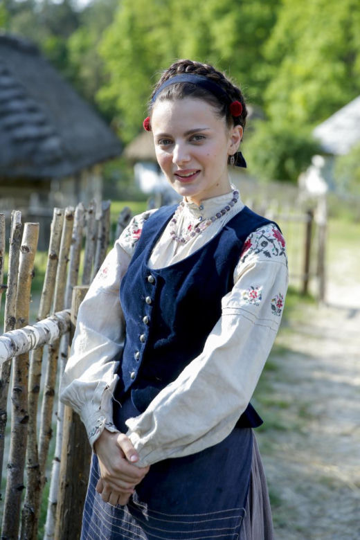 Weronika Humaj jako Mania 