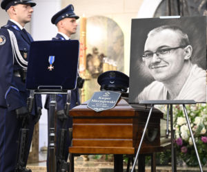 Tłumy pożegnały 23-letniego policjanta. Kacper zginął w tragicznym wypadku w Piasecznie