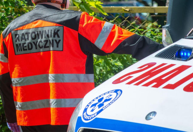 Ratował życie, sam stał się ofiarą. Brutalny atak na ratownika medycznego