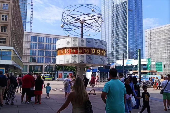 Weltzeituhr na Alexanderplatz