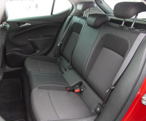 Opel Astra 1.6 Turbo 200 KM M6 Elite