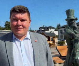 Każdy powinien być doceniony za ciężką pracę. Szczebrzeszyn nagradza uczniów. Za czerwony pasek czekają darmowe lody