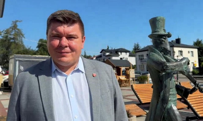 "Każdy powinien być doceniony za ciężką pracę". Szczebrzeszyn nagradza uczniów. Za czerwony pasek czekają darmowe lody