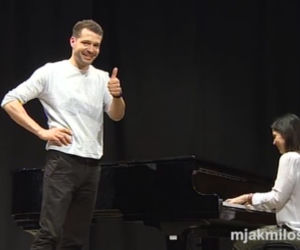 M jak miłość. Andrzej Młynarczyk uczy się śpiewać