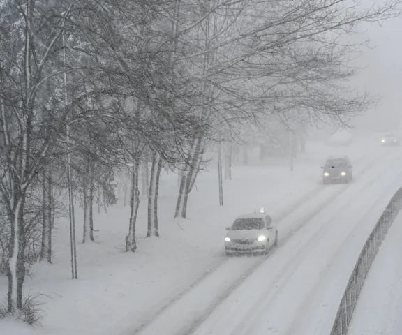 Potężne śnieżyce przejdą przez Polskę. IMGW wydał ostrzeżenia III stopnia