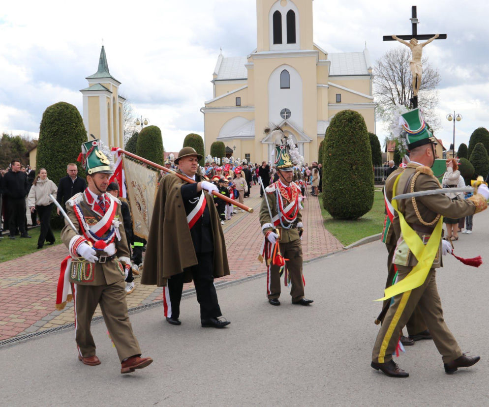 Barwna parada Turków w Tryńczy. Widowiskowy pokaz i hołd dla tradycji