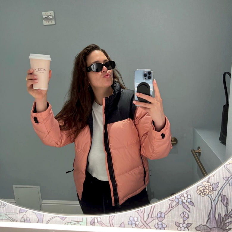 Ashley Graham trzy miesiące po ciąży. Odważne zdjęcia modelki plus size
