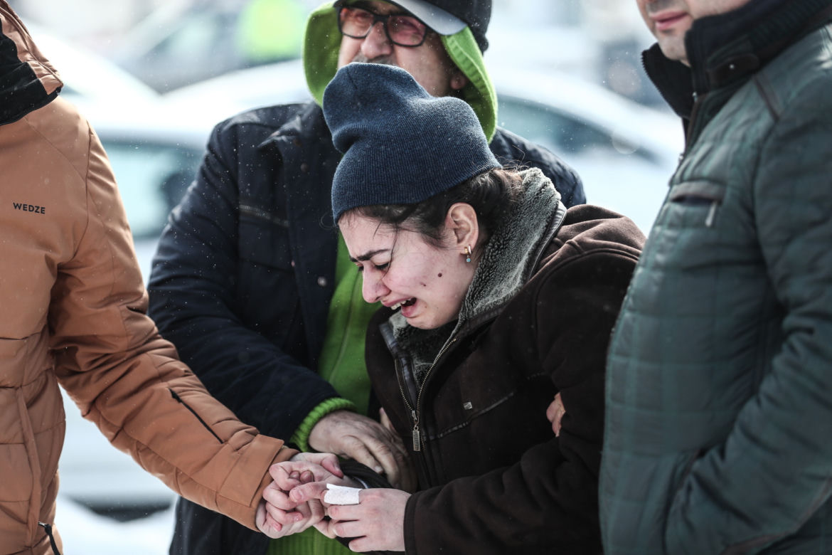 Trzęsienie ziemi w Turcji. Wstrząsające relacje ocalałych. "Krzyczałem, ale nikt mnie nie słyszał"