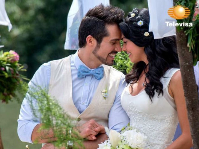 Włoska narzeczona. Fiorella (Livia Brito), Pedro (Jose Ron)
