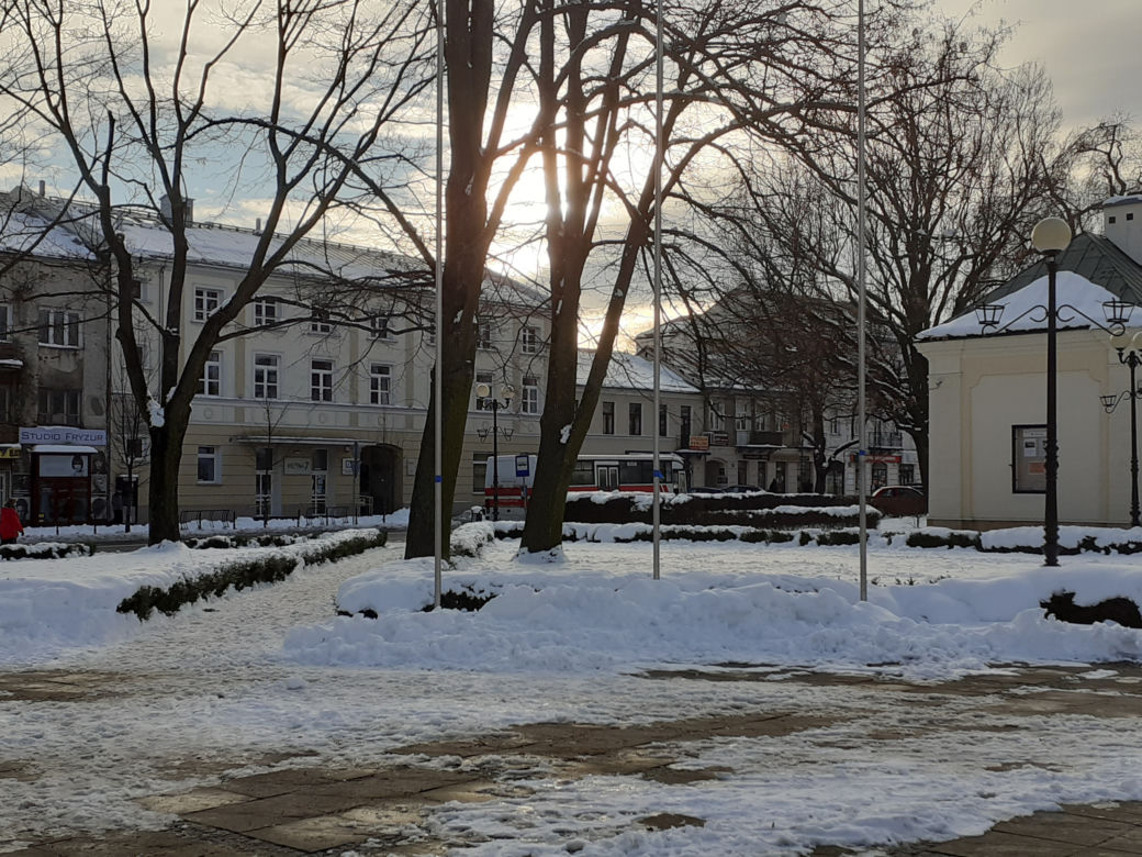 Jak wyglądała ulica Piłsudskiego w Siedlcach i okolica dawnej bramy-dzwonnicy pod koniec stycznia 2021?