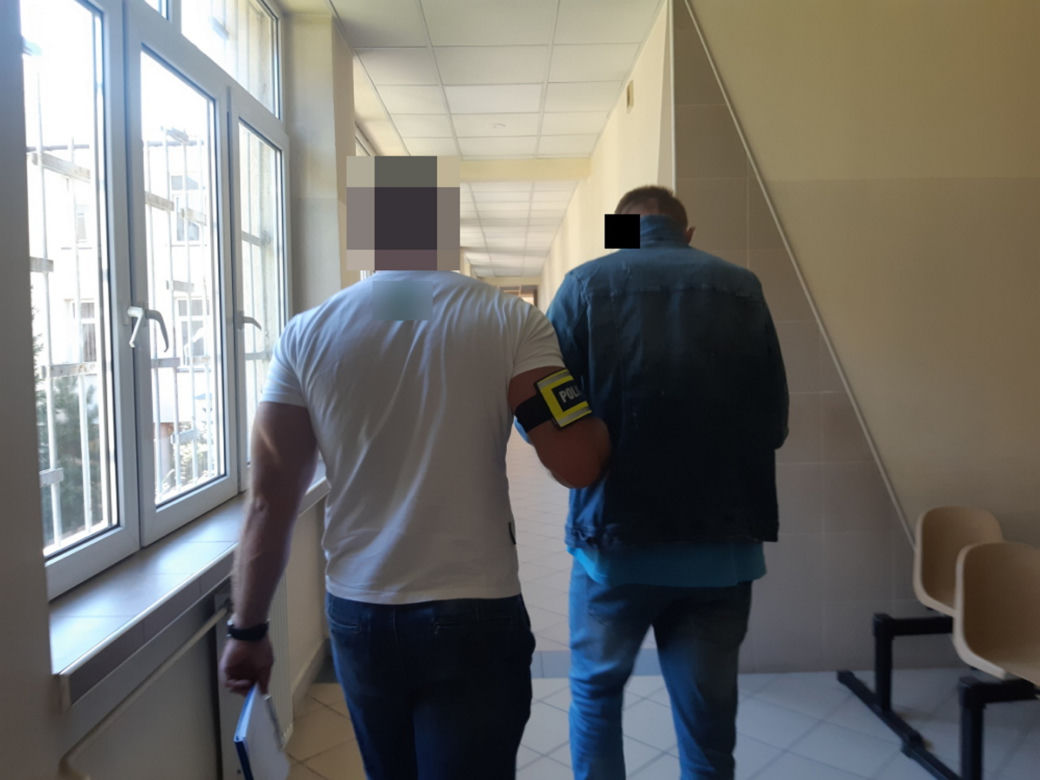 Wypłacał pieniądze z wyłudzonego kodu BLIK, zauważyła go policjantka