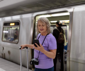 Odszkodowanie za opóźniony lot lub pociąg. Poznaj swoje prawa i odzyskaj pieniądze