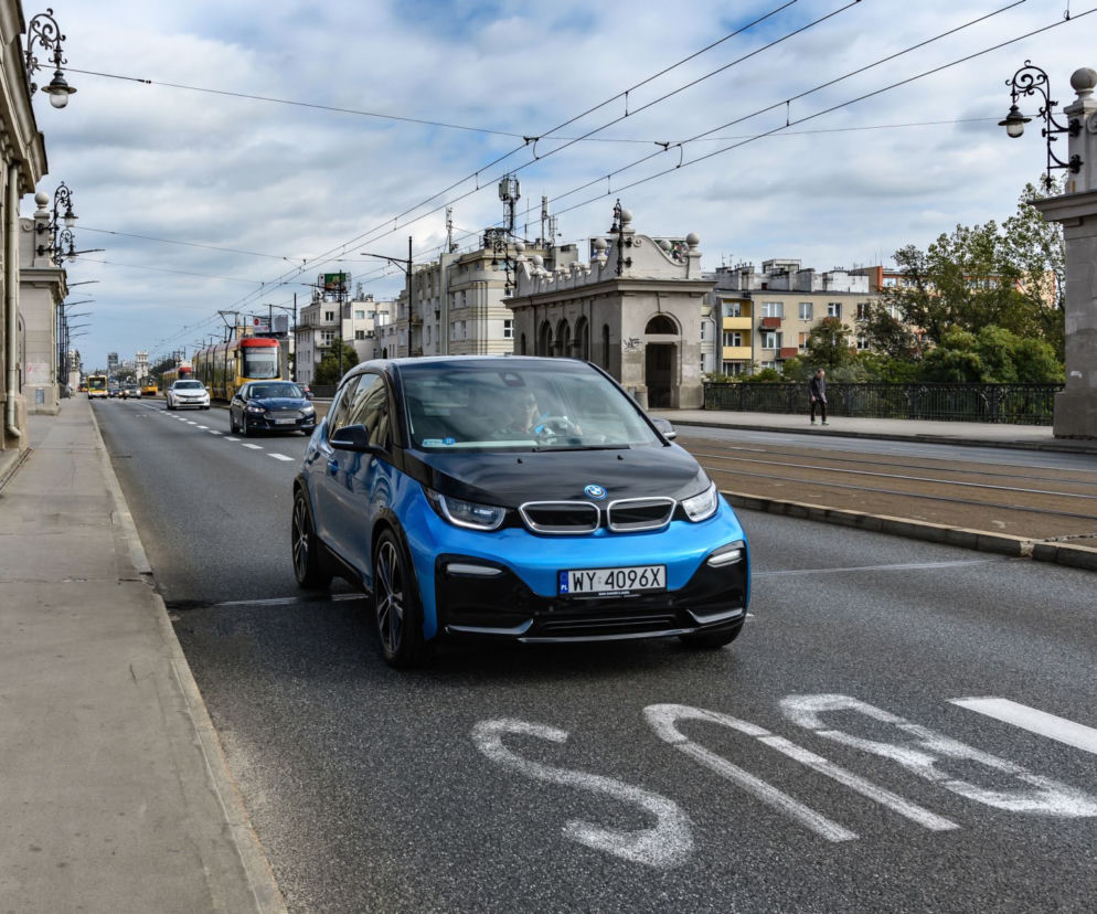 BMW i3, jazda buspasem