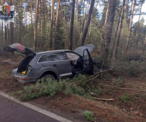 Dolnośląskie: Przejechał kierującego ruchem i uciekł! Ściga go policja