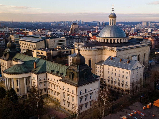 To największa archikatedra w Polsce. Symbol niepodległości i buntu wobec władz komunistycznych