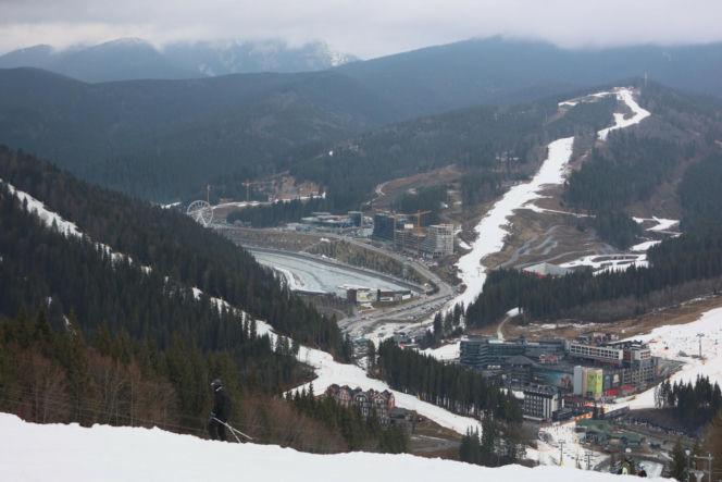 Ukraińcy pławią się w luksusie i bawią w najlepsze? Tak naprawdę wygląda Bukovel