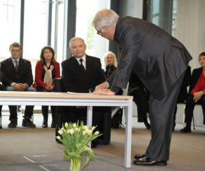 Kto popiera Jarosława Kaczyńskiego