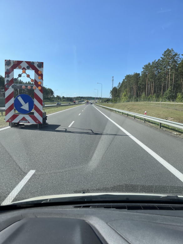 Objazd i ograniczenie prędkości. Ruszyły utrudnienia na S51 w Stawigudzie